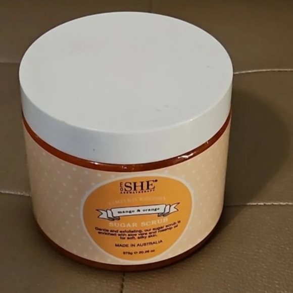OM SHE Aromatherapy Mango & Orange Smoothing Sugar Scrub LIMITED EDITION - Picture 1 of 2
